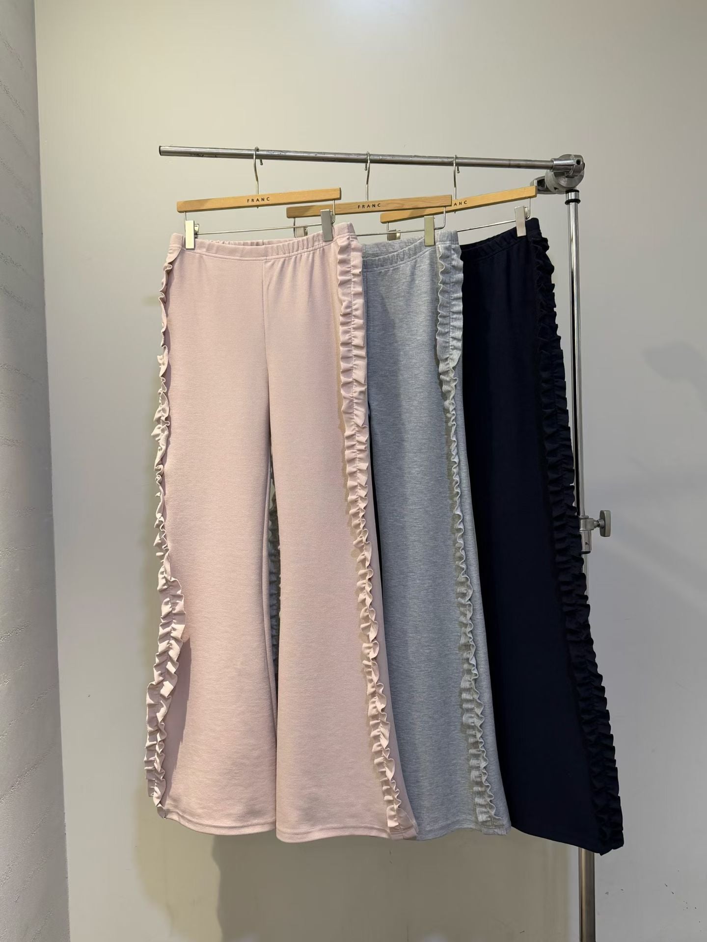 超顯瘦車花邊褲