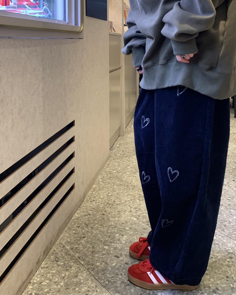 燈芯絨長褲印心心pattern