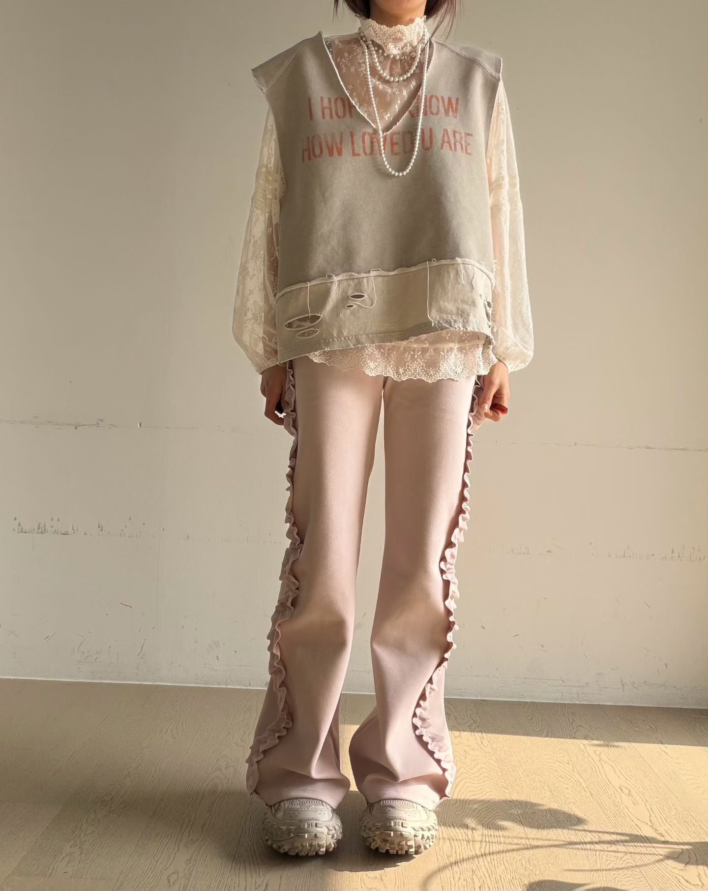 超顯瘦車花邊褲