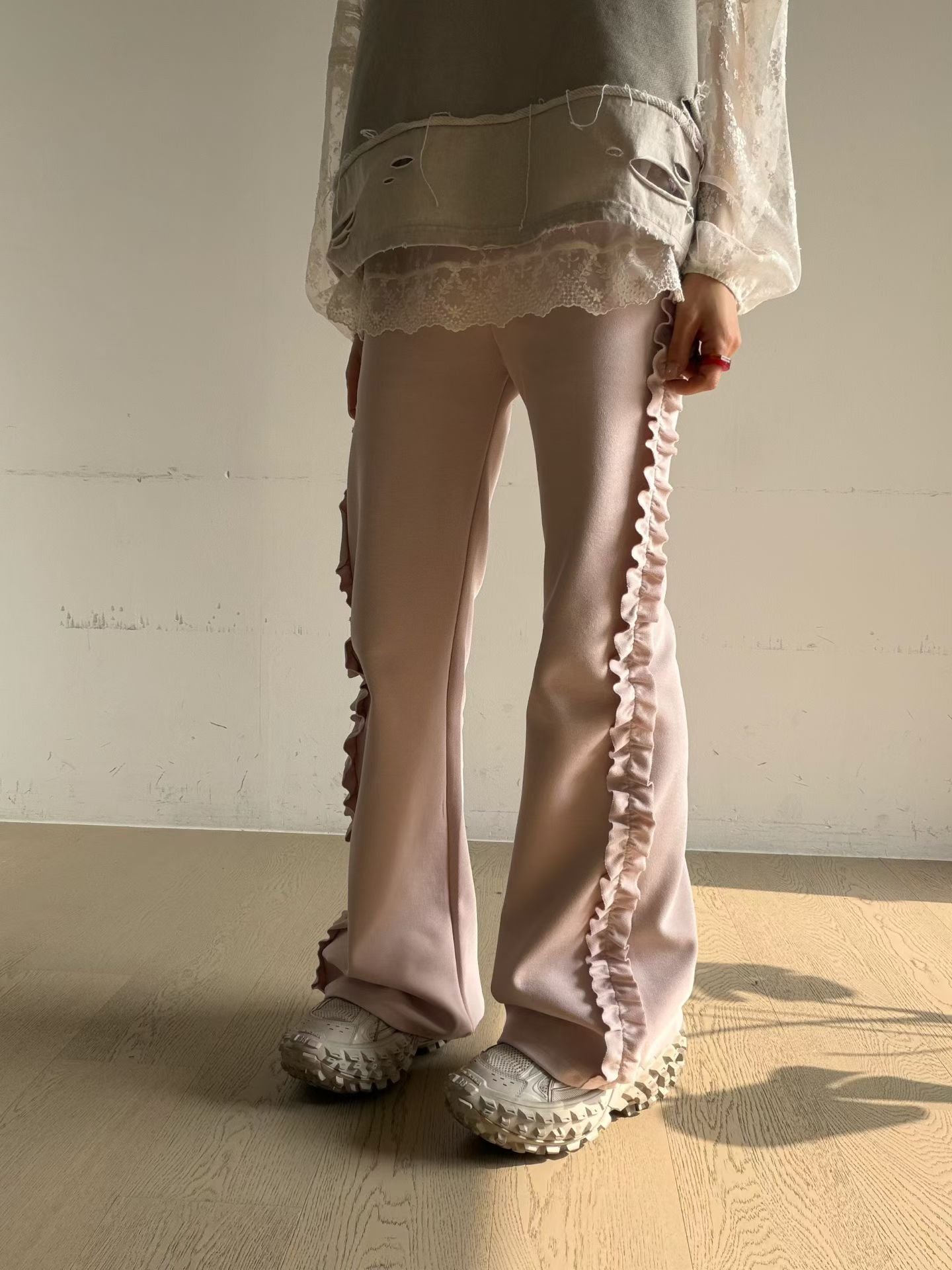 超顯瘦車花邊褲