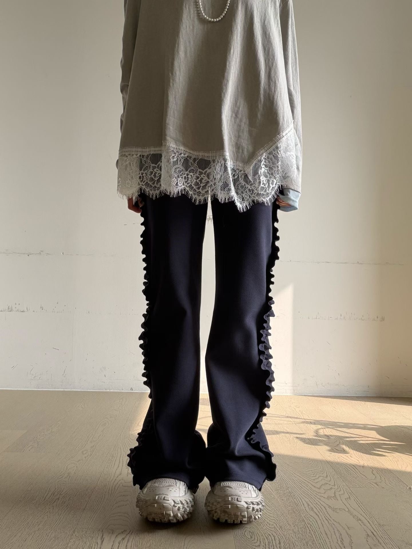 超顯瘦車花邊褲